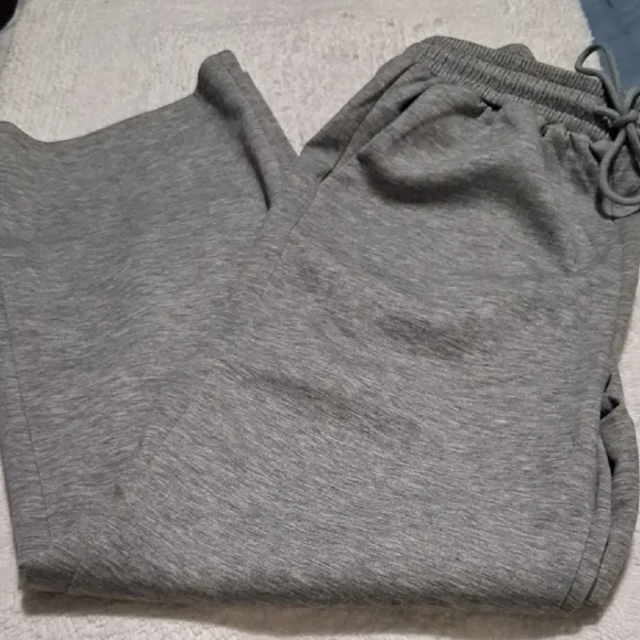 Katch Me 2 Piece Sweat Set - Picture 6 of 10